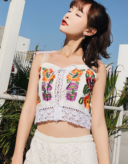 Lace-Up Floral Embroidered Cami Cropped Top